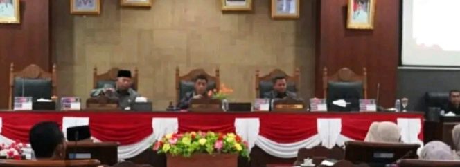 
					Pembukaan Rapat Paripurna yang dibuka langsung oleh Wakil Ketua I DPRD Anambas, Syamsil Umri. 