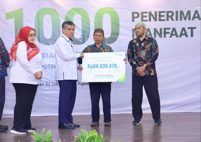 
					Menaker dalam Public Expose BPJS Ketenagakerjaan yang digelar bersama Lembaga Amil Zakat Nasional (LAZNAS) dan Inisiatif Zakat Indonesia (IZI), Sabtu(19/8). 