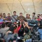 Menko Perekonomian Airlangga Hartarto bersama Menteri Keuangan Purbaya Yudhi Sadewa memberikan keterangan pers terkait percepatan program pembangunan di Jakarta, Jumat (12/9). 