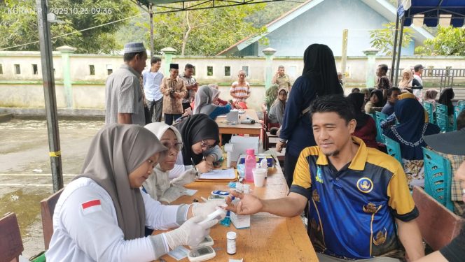 
					Kadis Kominfotik Anambas Ikut Cek Kesehatan di Kegiatan Pelayanan Kesehatan Bergerak Desa Bayat