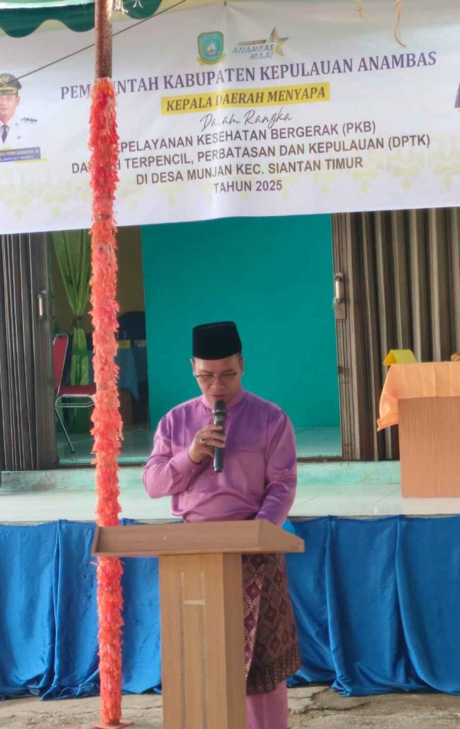 
					Bupati Kepulauan Anambas, Aneng saat menyampaikan sambutan dalam kegiatan Pelayanan Kesehatan Bergerak (PKB) Daerah Terpencil, Perbatasan, dan Kepulauan (DPTK) di Desa Munjan, Kecamatan Siantan Timur, Jumat (3/10). 
