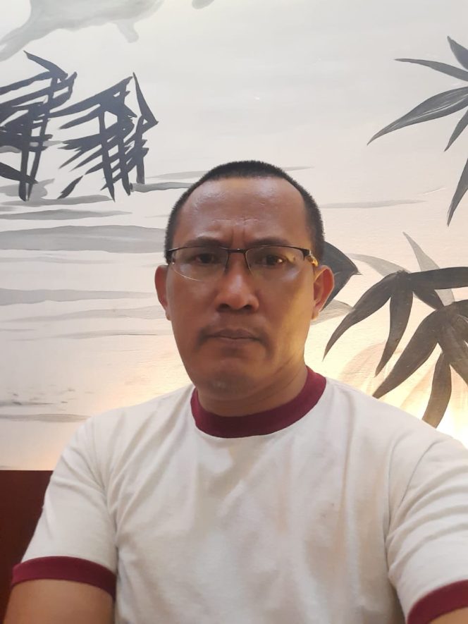 
					Seorang pelaku usaha mikro di Kota Tanjungpinang, Sasjoni, Jum'at (14/11). 