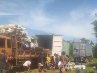 Kontainer berisi balpres yang diamankan di Sagulung, Batam, Sabtu (9/11). Sumber Foto: Istimewa. 