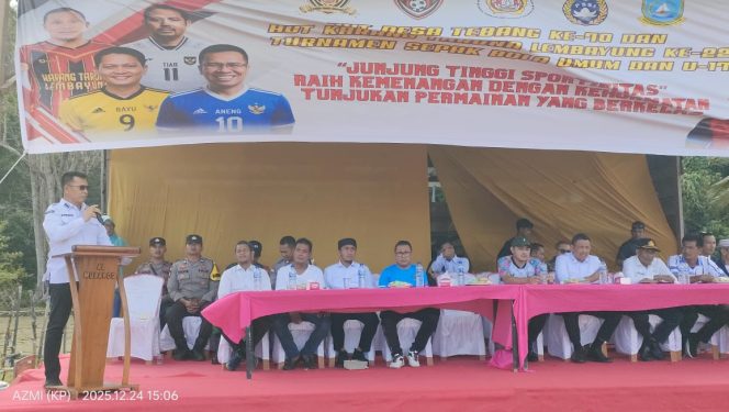 
					Bupati Kepulauan Anambas, Aneng, memberikan sambutan sekaligus membuka Turnamen Sepak Bola Umum dan U-17 dalam rangka peringatan HUT ke-70 Desa Tebang dan HUT Karang Taruna Lembayung ke-22, Rabu (24/12/2025).