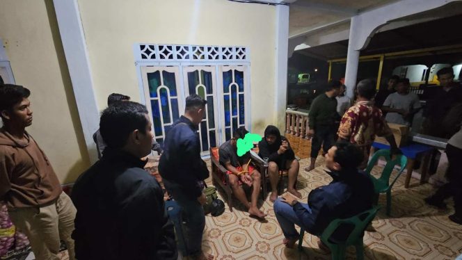 
					Personel Polsek Siantan mengamankan terduga pelaku dugaan penganiayaan di Dusun Luap, Desa Nyamuk, Kecamatan Siantan Timur, Rabu (4/2/2026), guna menjaga situasi kamtibmas tetap aman dan kondusif.
