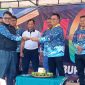 Bupati Kepulauan Anambas, Aneng, melakukan pemotongan tumpeng pada peringatan Hari Pers Nasional (HPN) 2026 di Kecamatan Jemaja, sebagai simbol kebersamaan dan sinergi antara pemerintah daerah dan insan pers, Senin (9/2/2026).