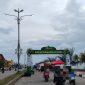 Gerbang kawasan stand Bazar Ramadhan Kurma di kawasan Tepi Laut, Tanjungpinang, yang menjadi lokasi kegiatan pedagang Zona B selama bulan suci Ramadhan.