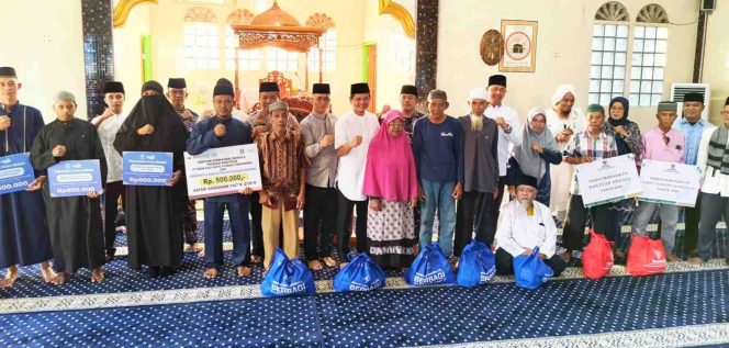 
					Bupati Kepulauan Anambas Aneng bersama Wakil Bupati Raja Bayu Febry Gunadian menghadiri kegiatan Safari Ramadan 1447 Hijriah di Masjid Al Taqwa, Desa Kuala Maras, Kecamatan Jemaja Timur, Sabtu (28/02/2026), yang berlangsung khidmat dan penuh kebersamaan bersama masyarakat.