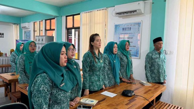 
					Ketua dan pengurus TP-PKK kecamatan se-Kabupaten Kepulauan Anambas mengikuti pembinaan Program Kampung CERIA secara daring selama empat hari, Kamis(30/4). 
