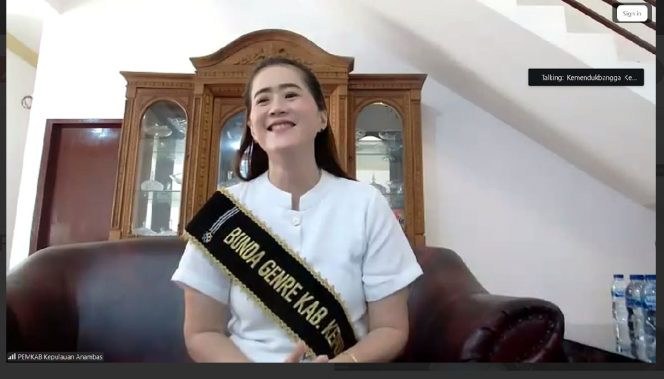 
					Bunda GenRe Kabupaten Kepulauan Anambas, Ny. Sinta Aneng, saat menyampaikan sambutan secara virtual dalam kegiatan Pemilihan Duta Generasi Berencana (GenRe) Tahun 2026, Rabu (29/4/2026).