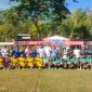 Wakil Bupati Kepulauan Anambas Raja Bayu Febri Gunadian bersama unsur Forkopimda, Camat Palmatak, Kepala Desa Putik, panitia, dan para peserta berfoto bersama usai pembukaan turnamen sepak bola HUT Karang Taruna Desa Putik di Kecamatan Palmatak, Rabu (6/5/2026).