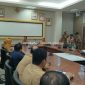 Sekretaris Daerah Kabupaten Kepulauan Anambas, Sahtiar, memimpin rapat persiapan Pawai Takbir Idul Adha 1447 H bersama jajaran OPD di Ruang Rapat Kantor Bupati Anambas, Selasa (19/5/2026).