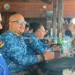 Kepala DPUPRPRKP Kabupaten Kepulauan Anambas bersama jajaran dan insan media saat mengikuti kegiatan coffee morning di Kedai Kopi Tiga Beradik, Rabu (20/5/2026), sebagai upaya mempererat silaturahmi dan membangun komunikasi terbuka.