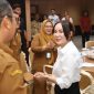 Sejumlah pegawai Pemko Batam bersama Forkopimda ikut merayakan HUT ke-54 Plh Wali Kota Batam, Li Claudia Chandra, di Kantor Wali Kota Batam, Senin (25/5/2026). Ft:Istimewa