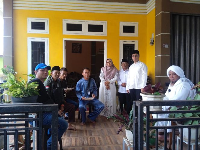 
					Bupati Kepulauan Anambas, Aneng, bersilaturahmi ke kediaman Asisten III Bagian Administrasi Umum Setda Anambas, Saidina, SP, di Jemaja, Rabu (27/5/2026). 