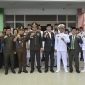 Wakil Bupati Kepulauan Anambas Raja Bayu Febri Gunadian berfoto bersama unsur Forkopimda dan Paskibraka usai Upacara Hari Lahir Pancasila 2026 di halaman Kantor Bupati Kepulauan Anambas, Pasir Peti, Senin (1/6/2026). (Foto: Diskominfo Anambas). 