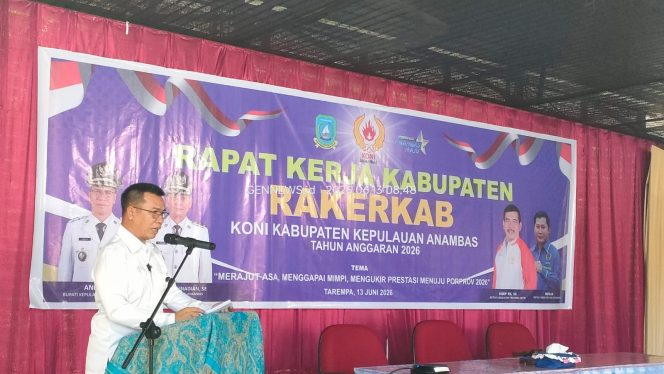 
					Bupati Aneng membuka Rakercab KONI Kabupaten Kepulauan Anambas Tahun 2026 di Tarempa, Sabtu (13/6/2026).