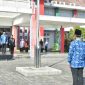 Sekretaris Daerah Kabupaten Kepulauan Anambas, Sahtiar, bertindak sebagai inspektur upacara saat memimpin upacara peringatan Hari Keluarga Nasional (Harganas) ke-33 tingkat Kabupaten Kepulauan Anambas di halaman Kantor Bupati Anambas, Senin(29/6/2026).