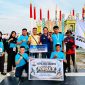 Wakil Bupati Kepulauan Anambas, Raja Bayu Febri Gunadian, berfoto bersama kontingen Kabupaten Kepulauan Anambas usai menghadiri pembukaan Pekan Olahraga Pelajar Daerah (POPDA) X Provinsi Kepulauan Riau di Coastal Area, Kabupaten Karimun, Rabu (2/7/2026).