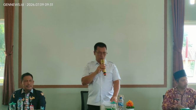 
					Bupati Kepulauan Anambas, Aneng, memberikan arahan saat membuka Sosialisasi Penegakan Integritas dalam Pencegahan Korupsi dan Gratifikasi di Lingkungan Pemerintah Kabupaten Kepulauan Anambas Tahun 2026 di Gedung Serba Guna Desa Tebang, Kecamatan Palmatak, Kamis (9/7/2026). 
