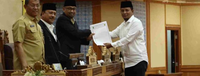 
					DPRD Kota Batam menyampaikan laporan hasil reses Masa Persidangan III Tahun Sidang 2026 dalam rapat paripurna, Senin (31/8/2026). (Foto: Sekretariat DPRD Kota Batam)