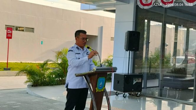 
					Bupati Kepulauan Anambas, Aneng, menyampaikan sambutan pada acara penutupan (Exit Conference) Survei Akreditasi RSUD Tarempa, Selasa (4/8/2026).
