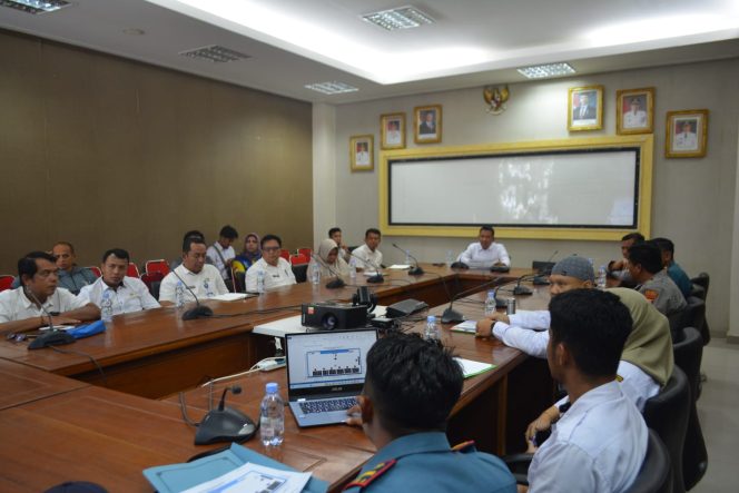
					Sekretaris Daerah Kabupaten Kepulauan Anambas, Sahtiar, S.H., M.M., memimpin rapat persiapan pelaksanaan Hari Ulang Tahun ke-81 Kemerdekaan Republik Indonesia tingkat Kabupaten Kepulauan Anambas di Ruang Rapat Lantai II Kantor Bupati, Rabu (5/8/2026). 