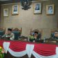 Ketua DPRD Kabupaten Kepulauan Anambas Rian Kurniawan memimpin Rapat Paripurna Penandatanganan Nota Kesepakatan KUA-PPAS Tahun Anggaran 2027 di Gedung DPRD Anambas, Senin (10/8/2026).