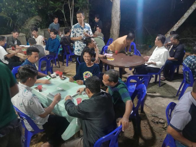 
					Sejumlah warga mengikuti Turnamen Domino dalam rangka menyambut HUT ke-81 Kemerdekaan Republik Indonesia yang digelar Perkumpulan Palembang Bersaudara di Tanjungpinang, Minggu (10/8/2026) malam. Kegiatan berlangsung dalam suasana penuh keakraban dan menjadi ajang mempererat silaturahmi warga perantauan asal Sumatera Selatan.
