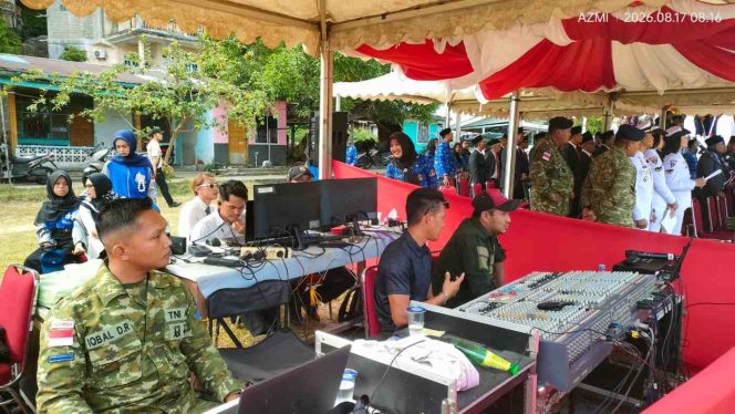 
					Tim teknis Diskominfo Kabupaten Kepulauan Anambas menyiapkan perangkat siaran langsung saat pelaksanaan upacara HUT ke-81 Kemerdekaan RI di Lapangan Bola Kaki Sulaiman Abdullah, Tarempa, Senin(17/8/2026). Siaran langsung dilakukan melalui YouTube agar masyarakat dapat mengikuti rangkaian upacara secara real time.