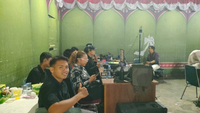 
					Tim Diskominfotik Kabupaten Kepulauan Anambas bekerja di balik layar untuk memastikan siaran langsung dan dokumentasi Malam Resepsi Kenegaraan HUT ke-81 Kemerdekaan RI di BPMS Siantan berjalan lancar, Senin malam (17/8/2026).