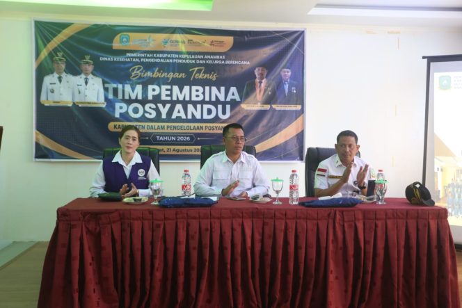 
					Ketua TP Pembina Posyandu Kabupaten Kepulauan Anambas Ny. Sinta Aneng bersama jajaran mengikuti kegiatan Bimbingan Teknis Tim Pembina Posyandu dalam Pengelolaan Posyandu Bidang Kesehatan di Kabupaten Kepulauan Anambas, Jumat (21/8/2026).