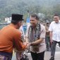 Wakil Bupati Kepulauan Anambas Raja Bayu Febri Gunadian menyambut Kajati Kepri beserta rombongan dengan prosesi adat Melayu di Pelabuhan Sri Siantan, Senin (21/9/2026).