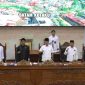 Ketua DPRD Kota Batam Haji Muhammad Kamaluddin bersama jajaran pimpinan DPRD memimpin rapat paripurna dengan agenda jawaban Wali Kota Batam terhadap pemandangan umum fraksi-fraksi atas Ranperda APBD Kota Batam Tahun Anggaran 2027, Rabu (7/10/2026).