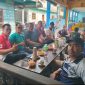Bupati Kepulauan Anambas Aneng menikmati kopi bersama sejumlah perangkat daerah dan Kepala Desa Sri Tanjung di Kedai Kopi Mak Alang, depan Pasar Ikan Tarempa, Minggu (04/10/2026), usai mengikuti kegiatan MEB Day.